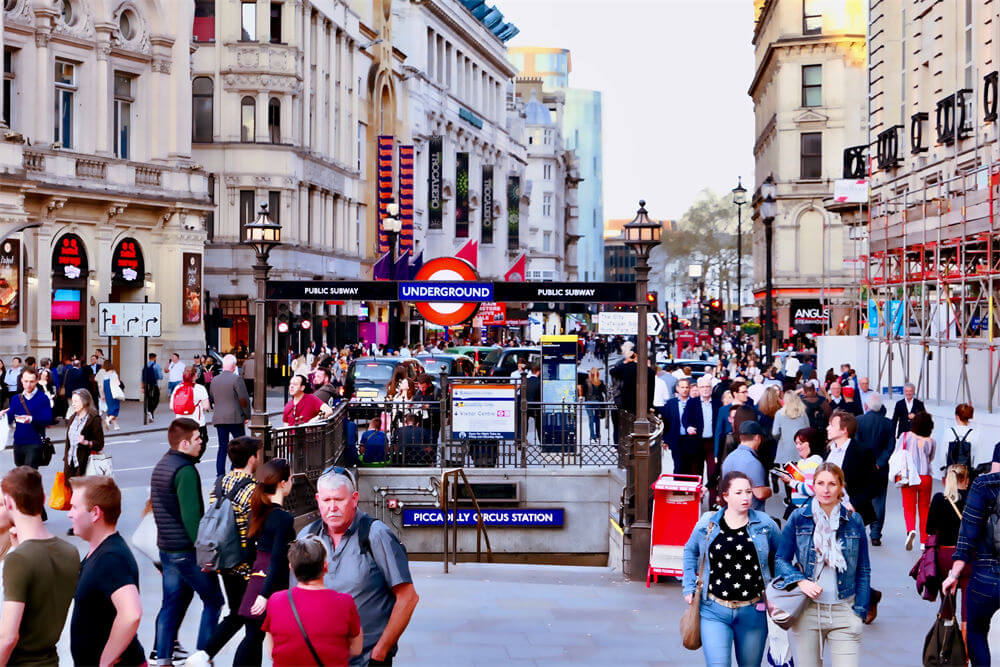 皮卡迪利大街(Piccadilly Street)